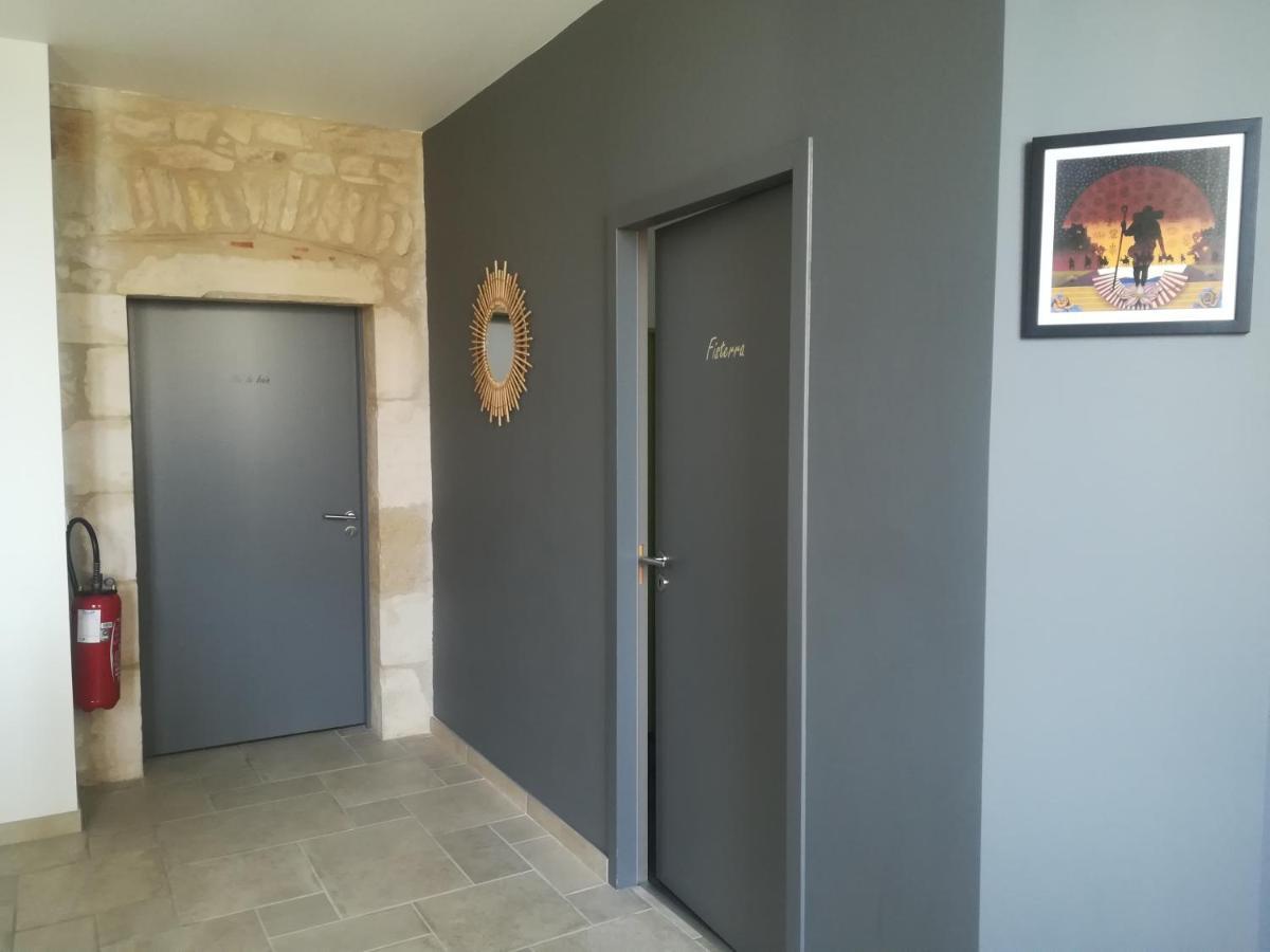 Gite La Maison Des Pelerins Villeneuve-d'Aveyron ภายนอก รูปภาพ