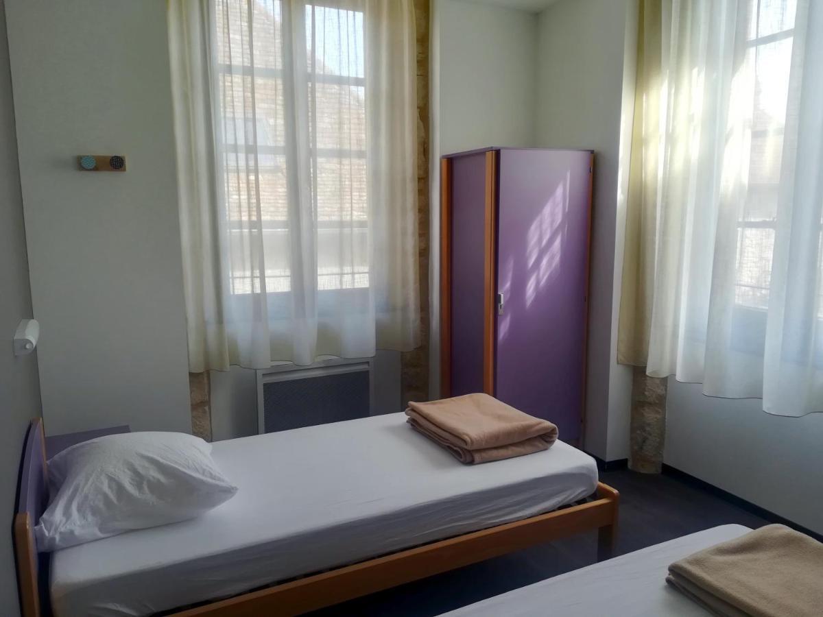 Gite La Maison Des Pelerins Villeneuve-d'Aveyron ภายนอก รูปภาพ